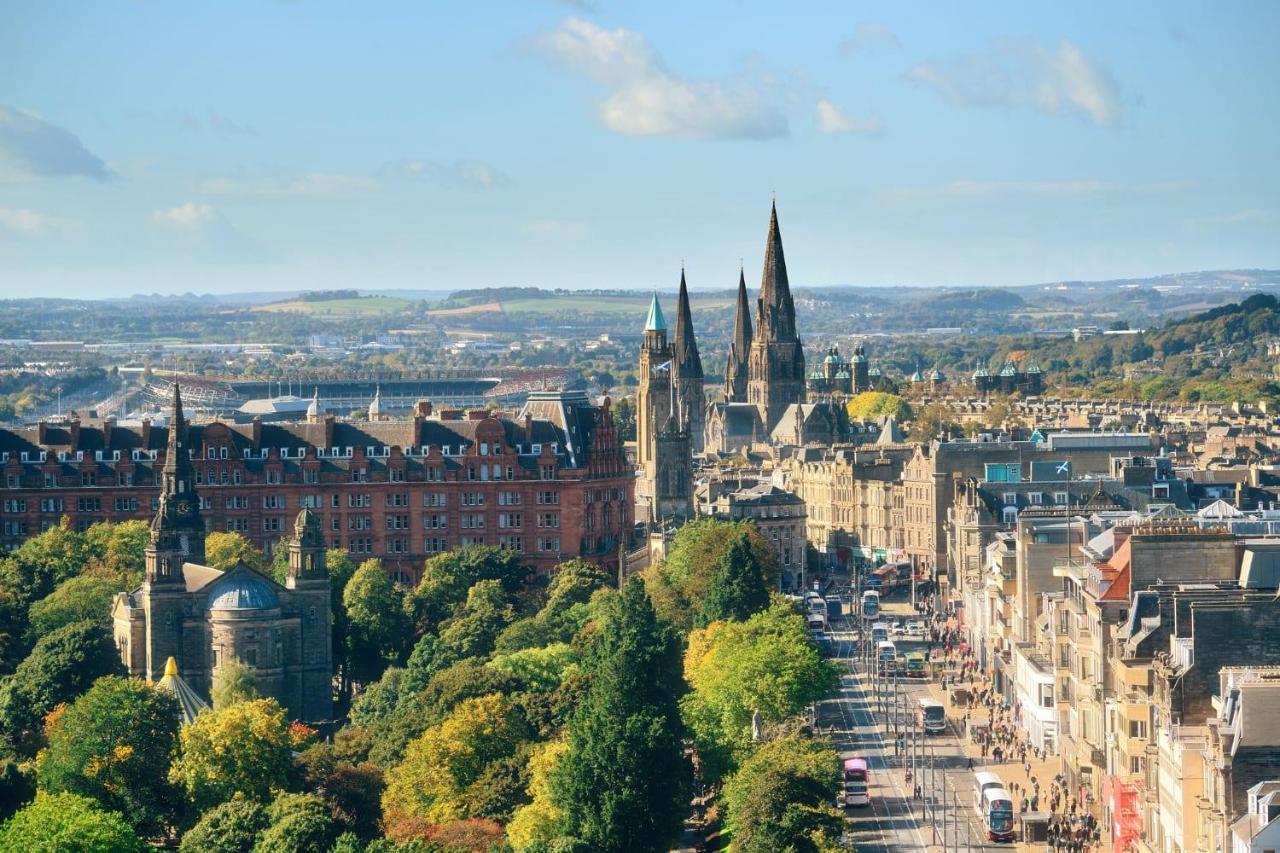Spacious City Centre Family Room Edinburgh Exterior photo