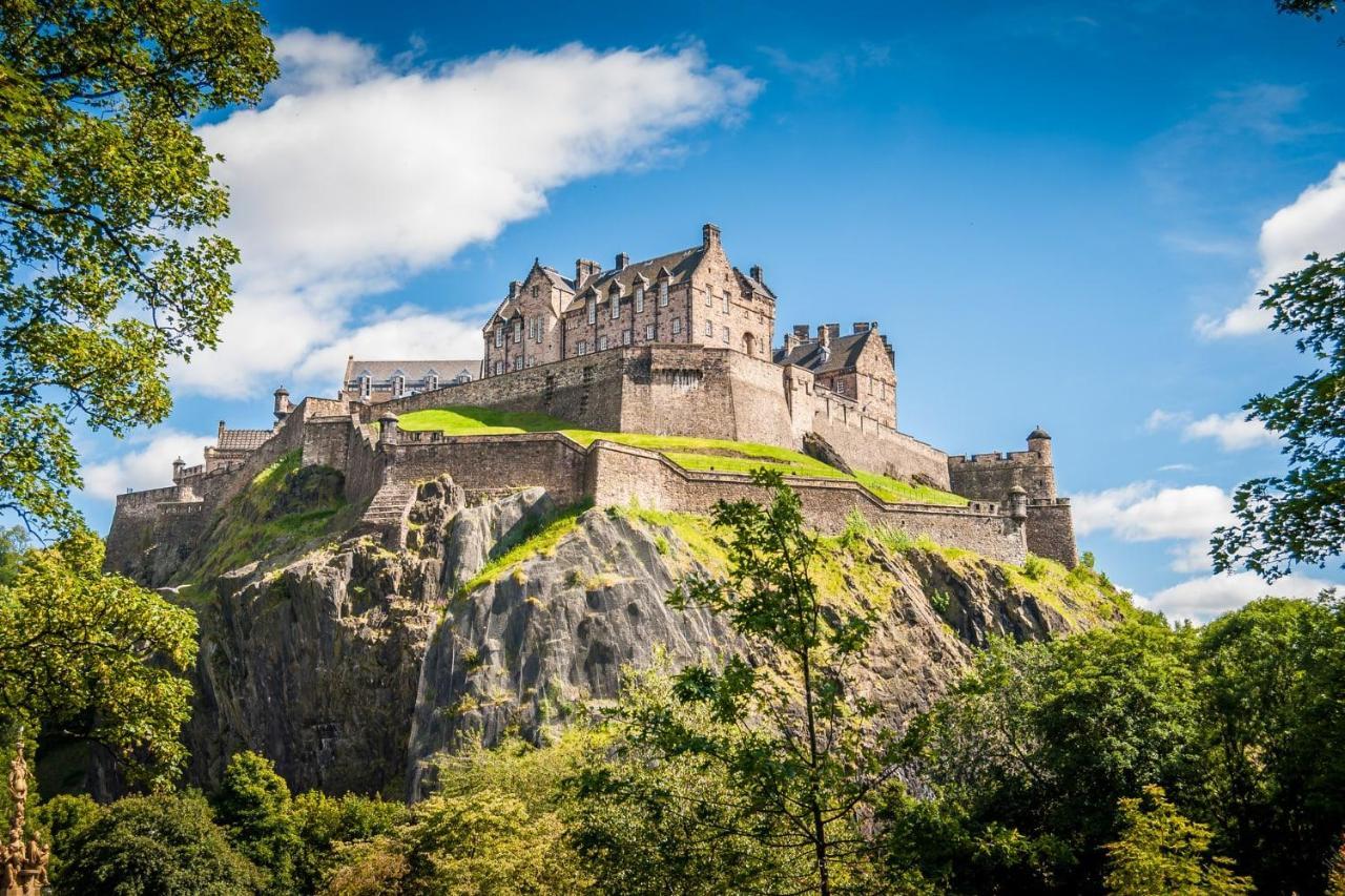 Spacious City Centre Family Room Edinburgh Exterior photo